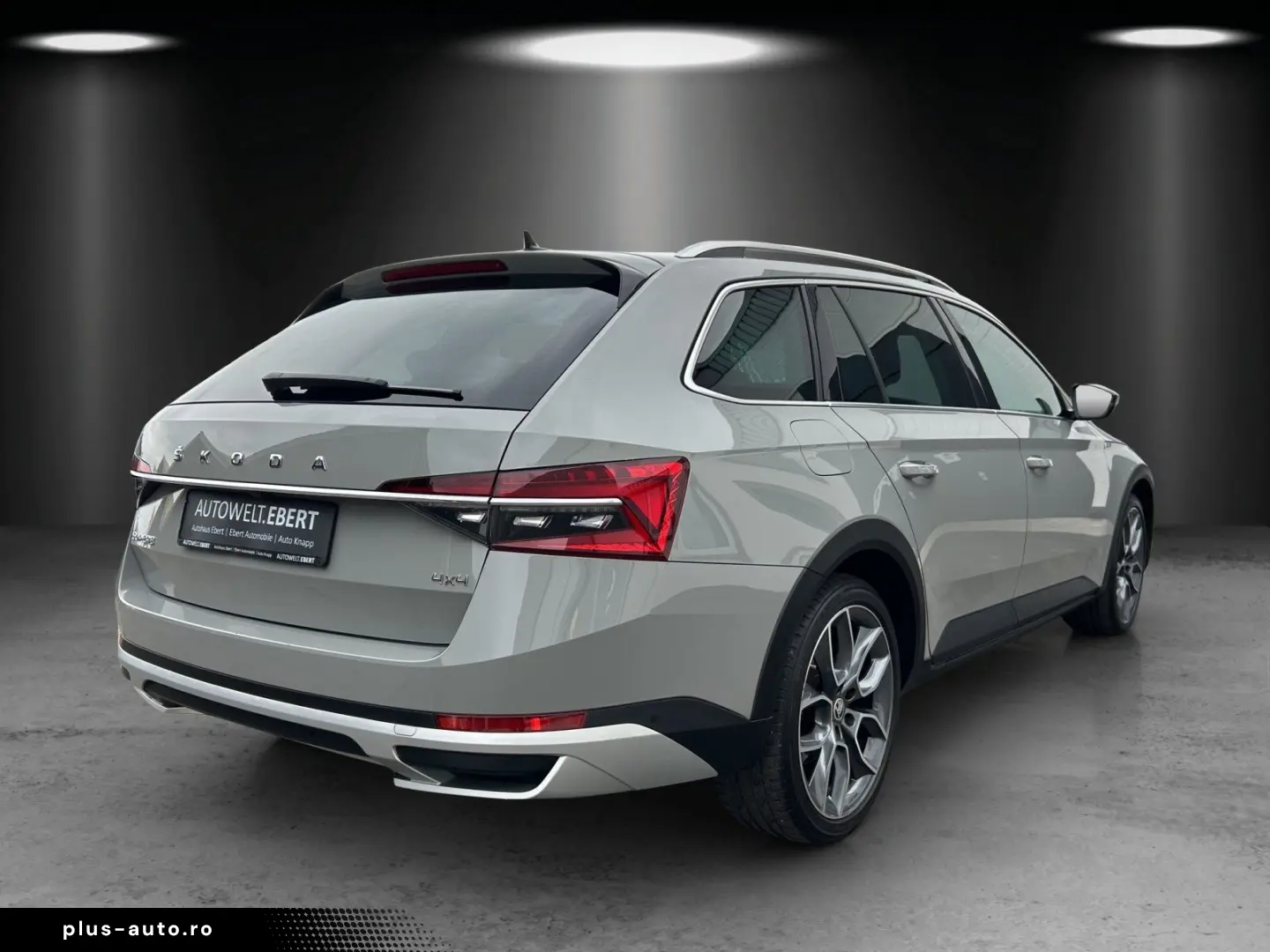 SKODA Superb Combi 2.0 TDI Scout 4x4 AHK KAMERA ACC