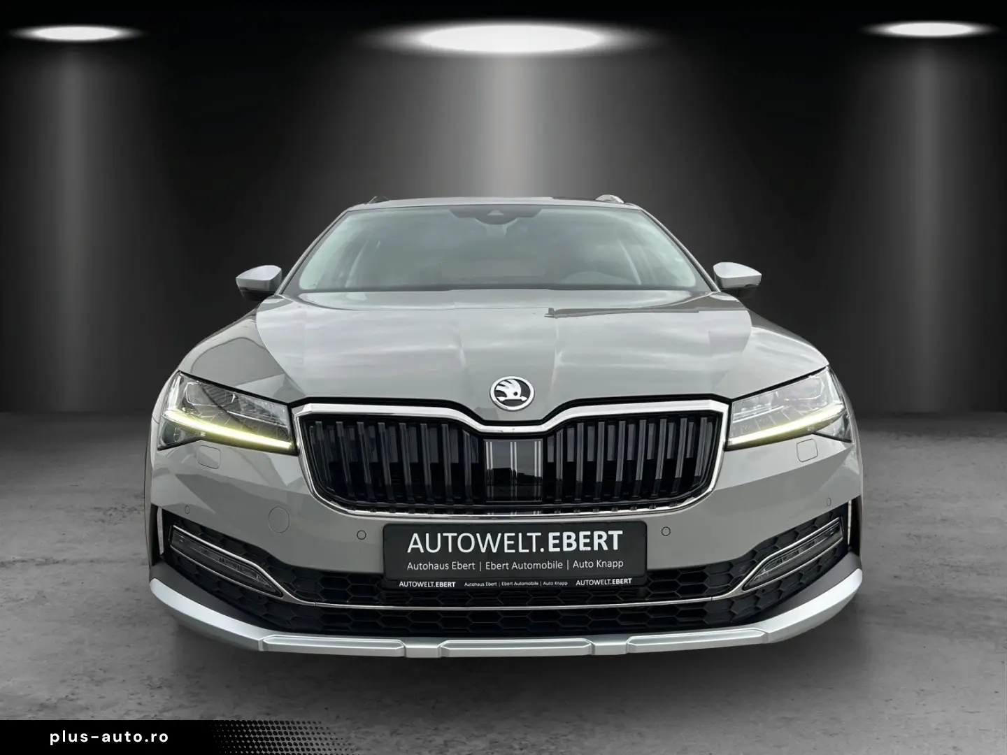 SKODA Superb Combi 2.0 TDI Scout 4x4 AHK KAMERA ACC