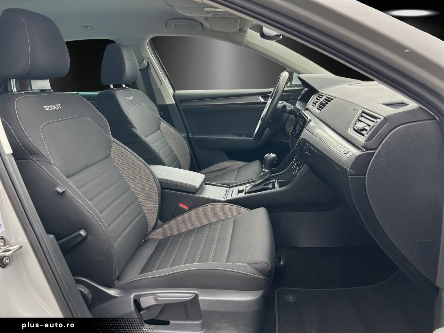 SKODA Superb Combi 2.0 TDI Scout 4x4 AHK KAMERA ACC