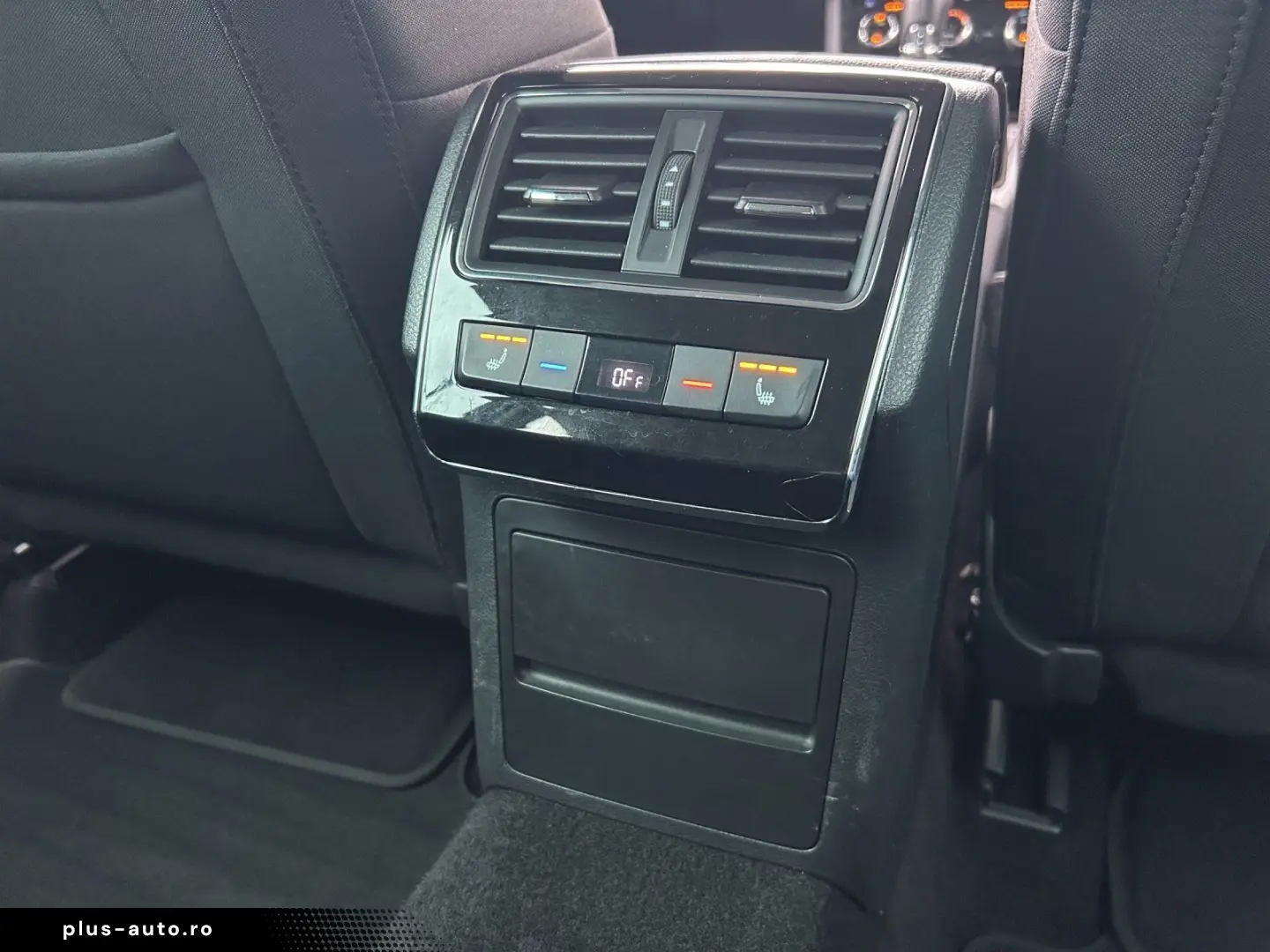 SKODA Superb Combi 2.0 TDI Scout 4x4 AHK KAMERA ACC