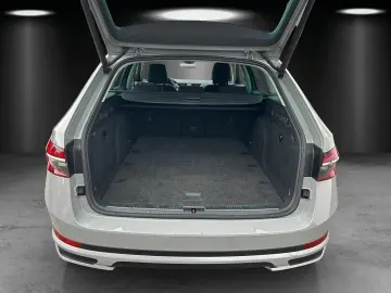SKODA Superb Combi 2.0 TDI Scout 4x4 AHK KAMERA ACC