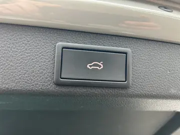 SKODA Superb Combi 2.0 TDI Scout 4x4 AHK KAMERA ACC