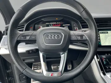 AUDI Q7 55 TFSI S-Line qu Matrix AHK Standhzg HuD