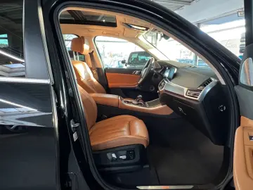 BMW X5 xD 45 e Innovation Sky Lounge TV Winter AHK