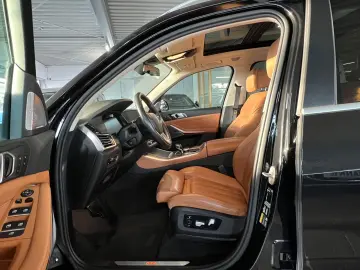 BMW X5 xD 45 e Innovation Sky Lounge TV Winter AHK