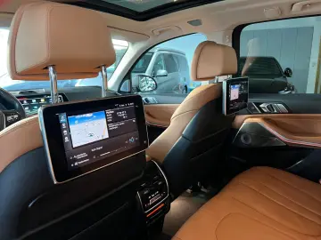 BMW X5 xD 45 e Innovation Sky Lounge TV Winter AHK