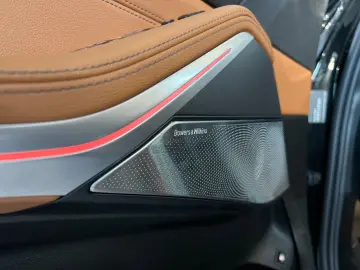 BMW X5 xD 45 e Innovation Sky Lounge TV Winter AHK