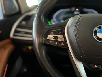 BMW X5 xD 45 e Innovation Sky Lounge TV Winter AHK