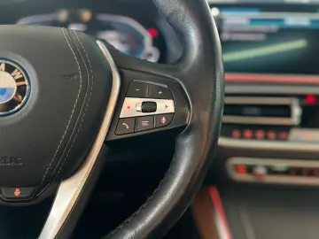 BMW X5 xD 45 e Innovation Sky Lounge TV Winter AHK