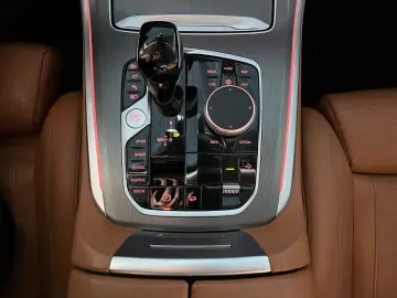 BMW X5 xD 45 e Innovation Sky Lounge TV Winter AHK