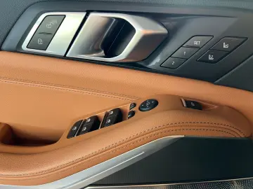 BMW X5 xD 45 e Innovation Sky Lounge TV Winter AHK