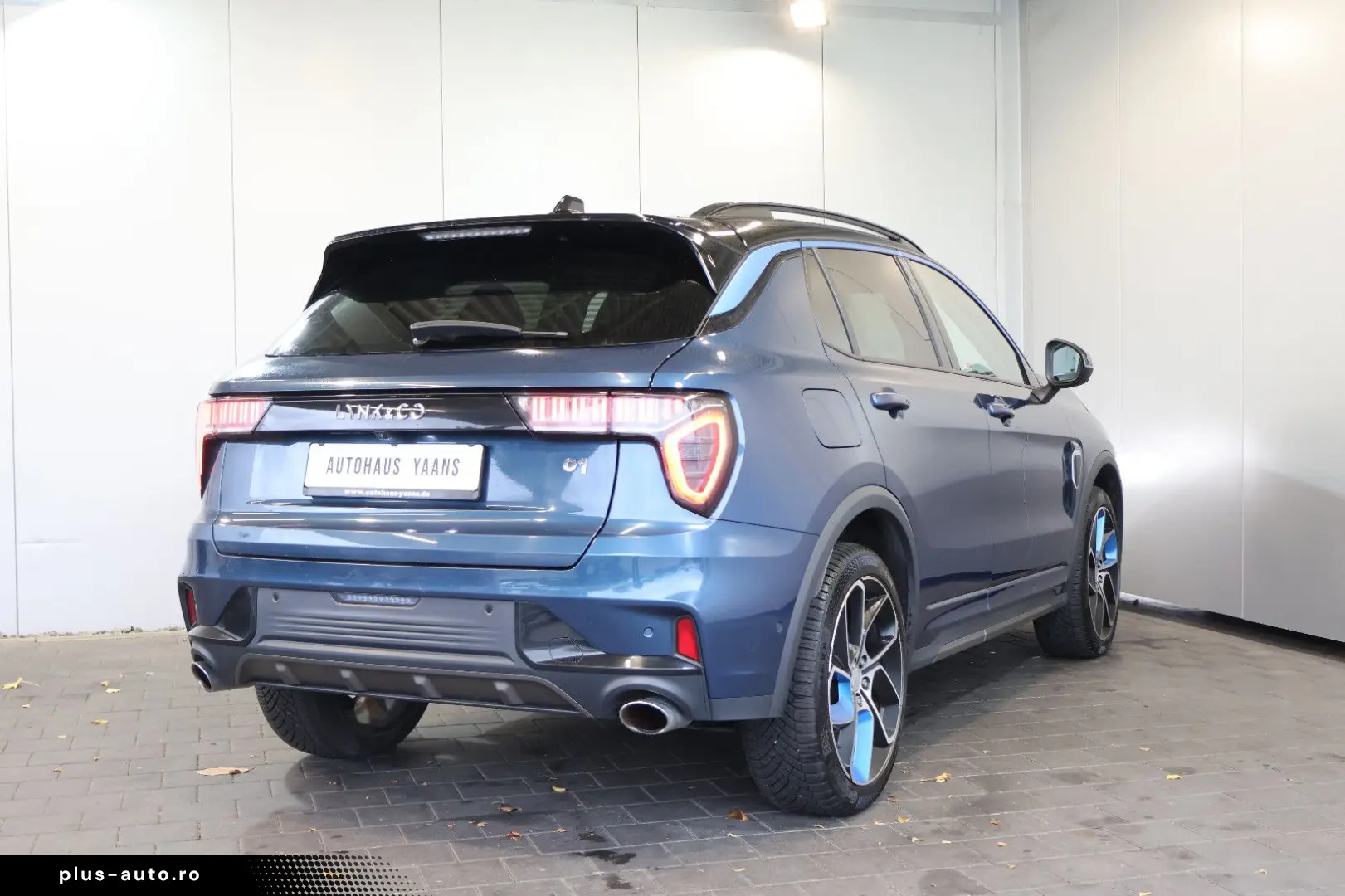 LYNC AND CO 01 1.5 T HEV ACC 360  LED INFINITY CARPLAY PANO