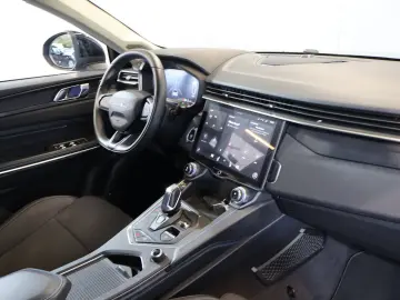 LYNC AND CO 01 1.5 T HEV ACC 360  LED INFINITY CARPLAY PANO