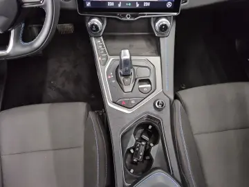 LYNC AND CO 01 1.5 T-GDI HEV Navi LED Pano Sound ACC