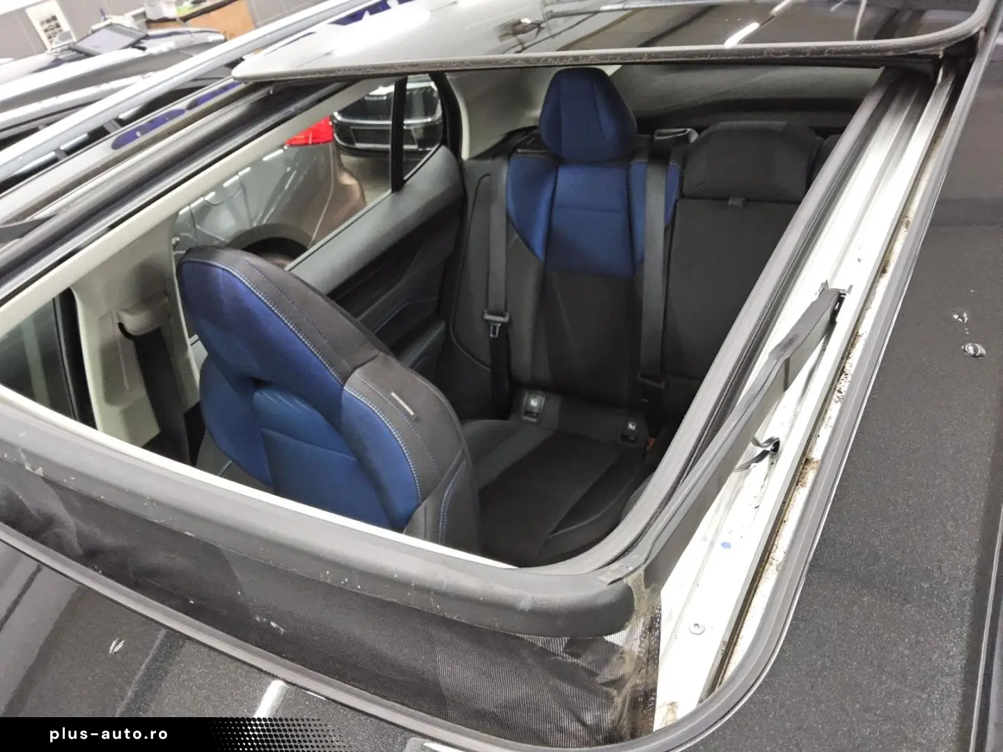 LYNC AND CO 01 1.5 T-GDI HEV Navi LED Pano Sound ACC