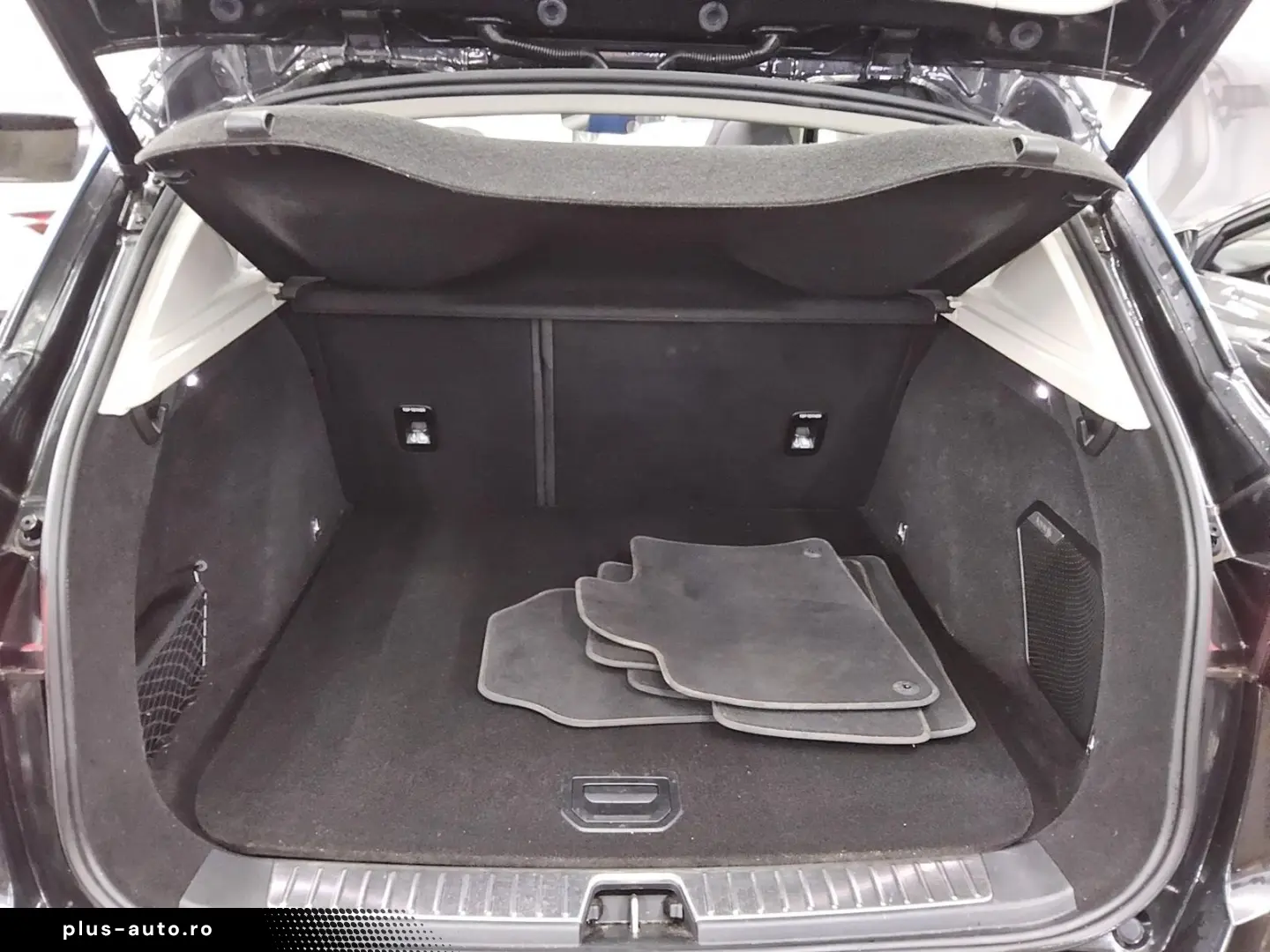 LYNC AND CO 01 1.5 T-GDI HEV Navi LED Pano Sound ACC