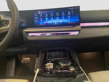 BMW 550 e xDrive Limousine    M-Sport ACC