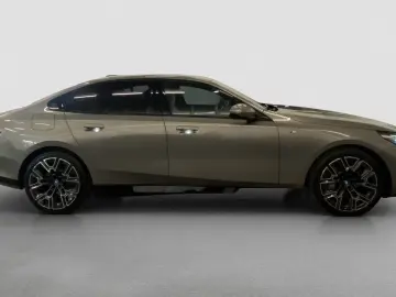 BMW 550 e xDrive Limousine    M-Sport ACC