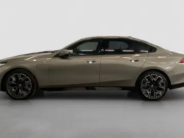 BMW 550 e xDrive Limousine    M-Sport ACC