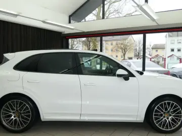 Porsche Cayenne Platinum Edition PANO Sport-Design