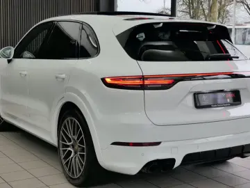 Porsche Cayenne Platinum Edition PANO Sport-Design