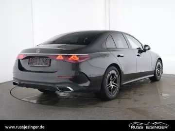 MERCEDES-BENZ E 220 d 4M AHK Distronic 2xKlima 360 AUT Kam.