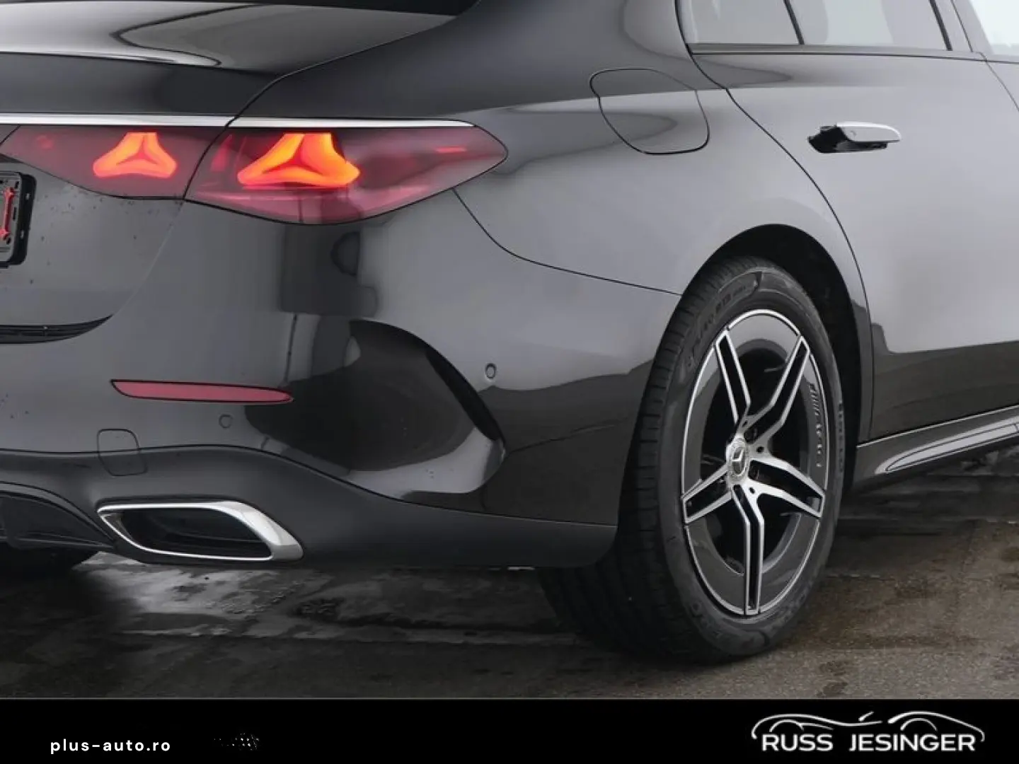 MERCEDES-BENZ E 220 d 4M AHK Distronic 2xKlima 360 AUT Kam.