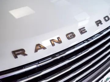 LAND ROVER Range Rover P615 LWB SV Signature Suite TV White