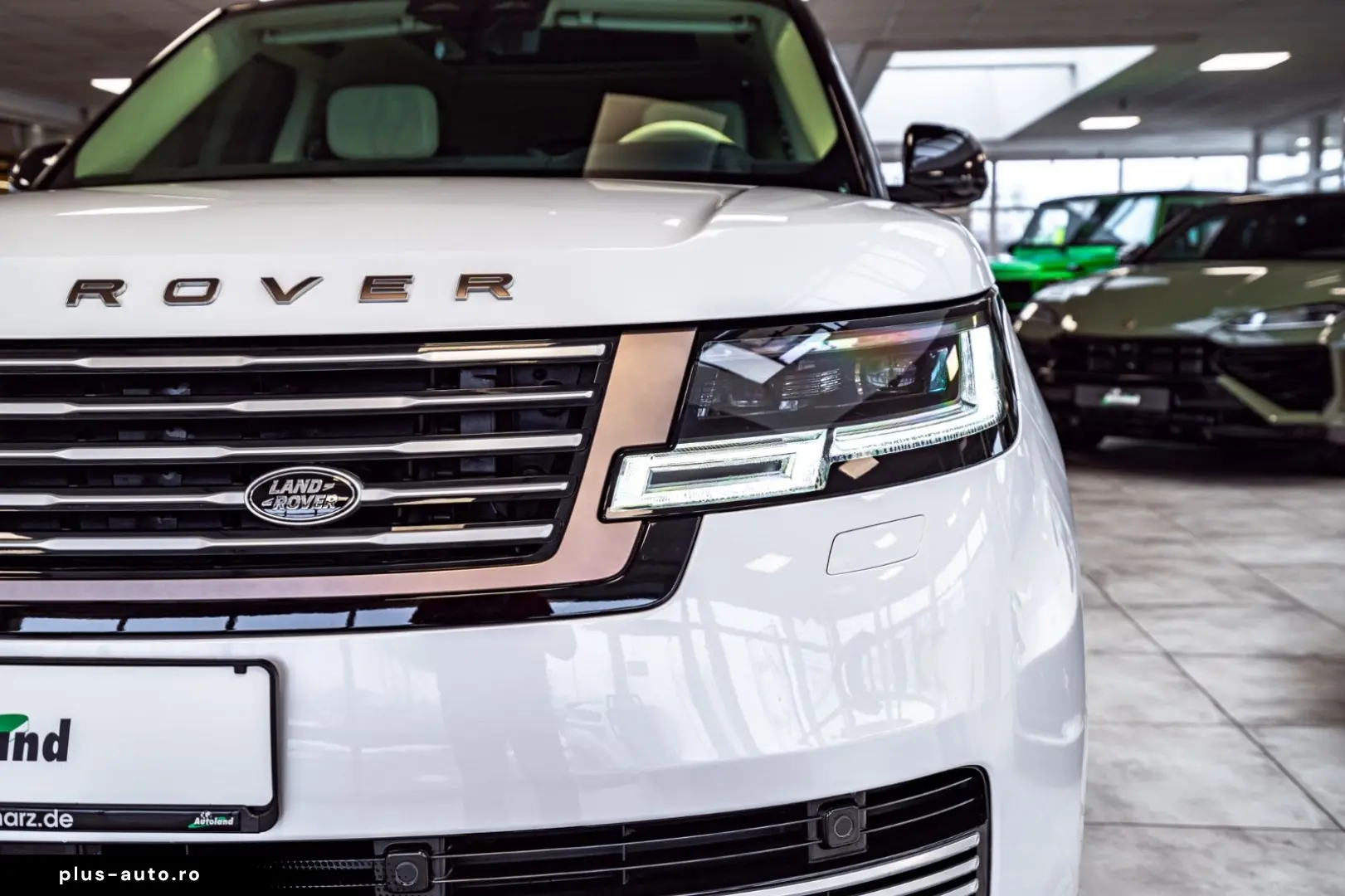 LAND ROVER Range Rover P615 LWB SV Signature Suite TV White