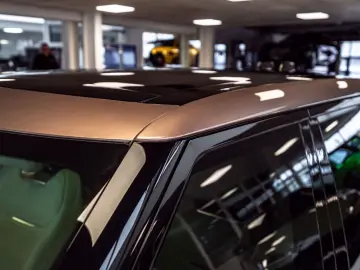 LAND ROVER Range Rover P615 LWB SV Signature Suite TV White