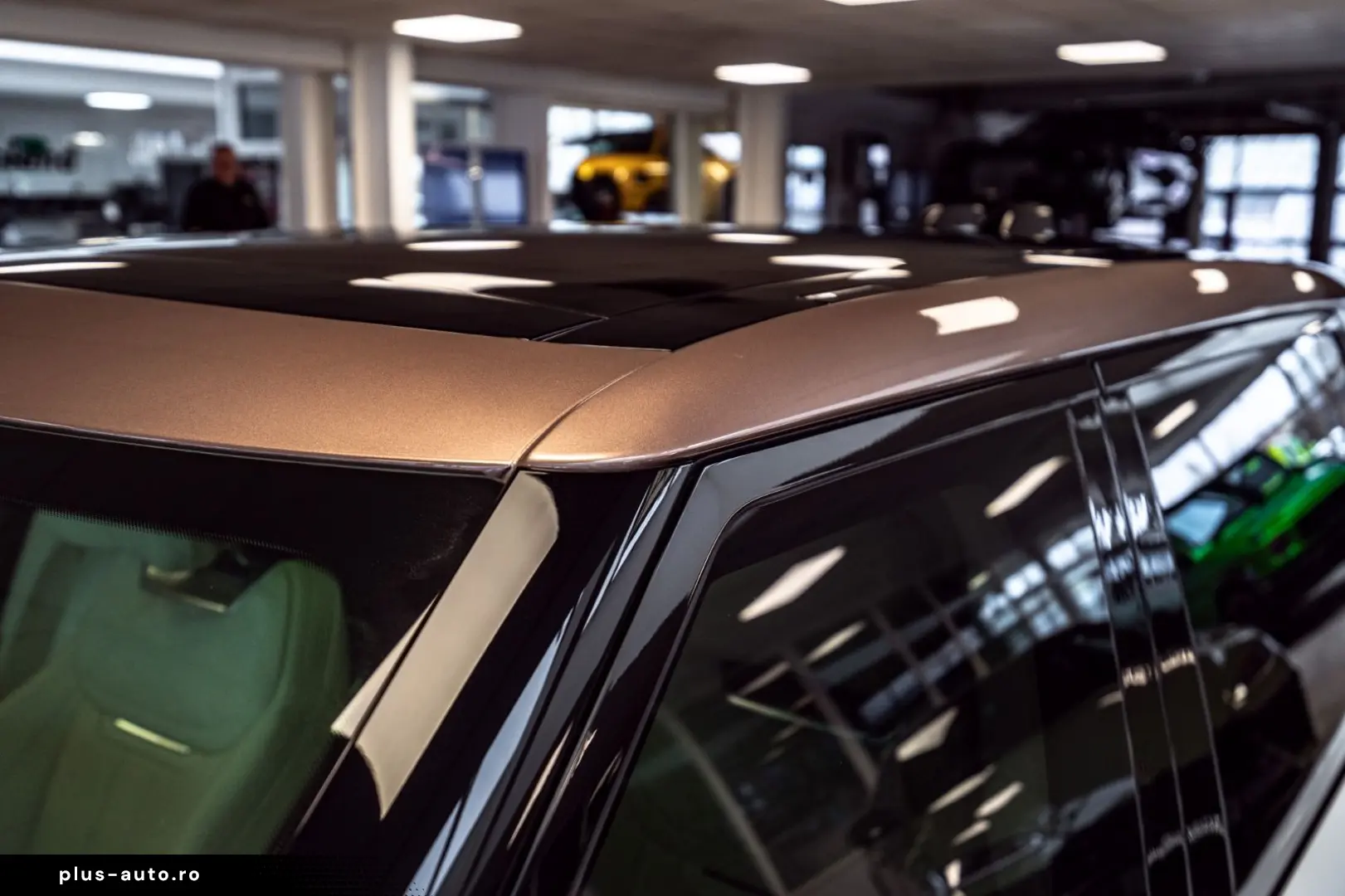 LAND ROVER Range Rover P615 LWB SV Signature Suite TV White