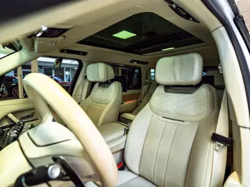 LAND ROVER Range Rover P615 LWB SV Signature Suite TV White