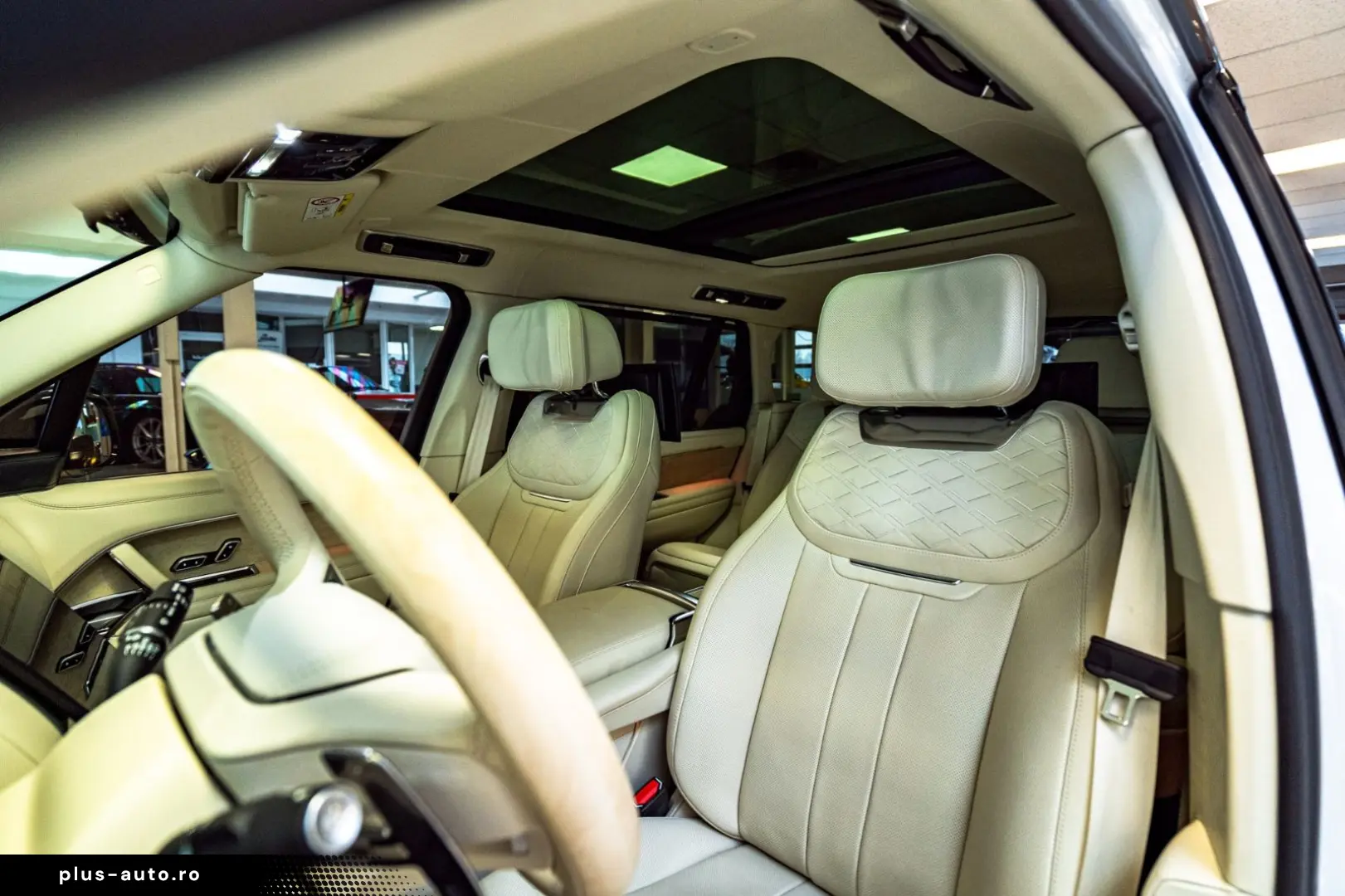 LAND ROVER Range Rover P615 LWB SV Signature Suite TV White