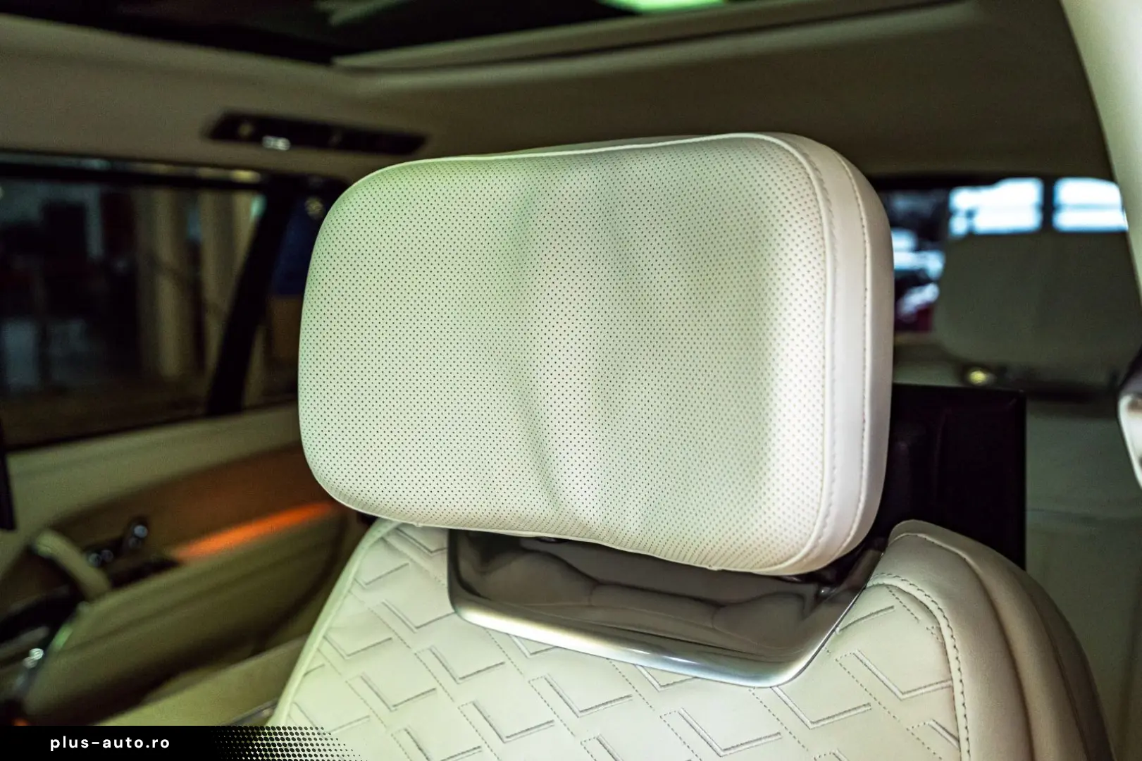 LAND ROVER Range Rover P615 LWB SV Signature Suite TV White