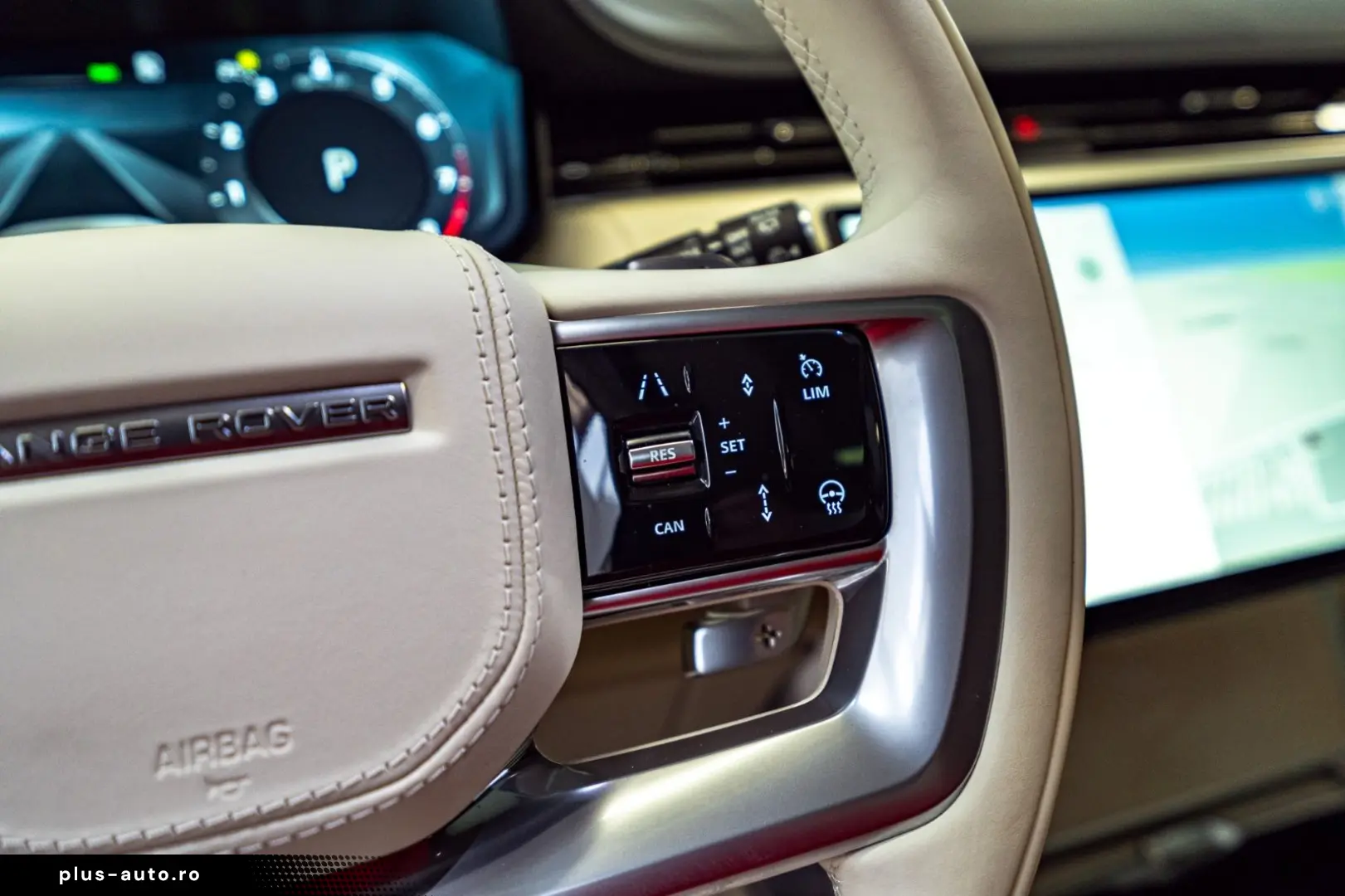 LAND ROVER Range Rover P615 LWB SV Signature Suite TV White