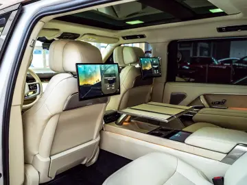 LAND ROVER Range Rover P615 LWB SV Signature Suite TV White