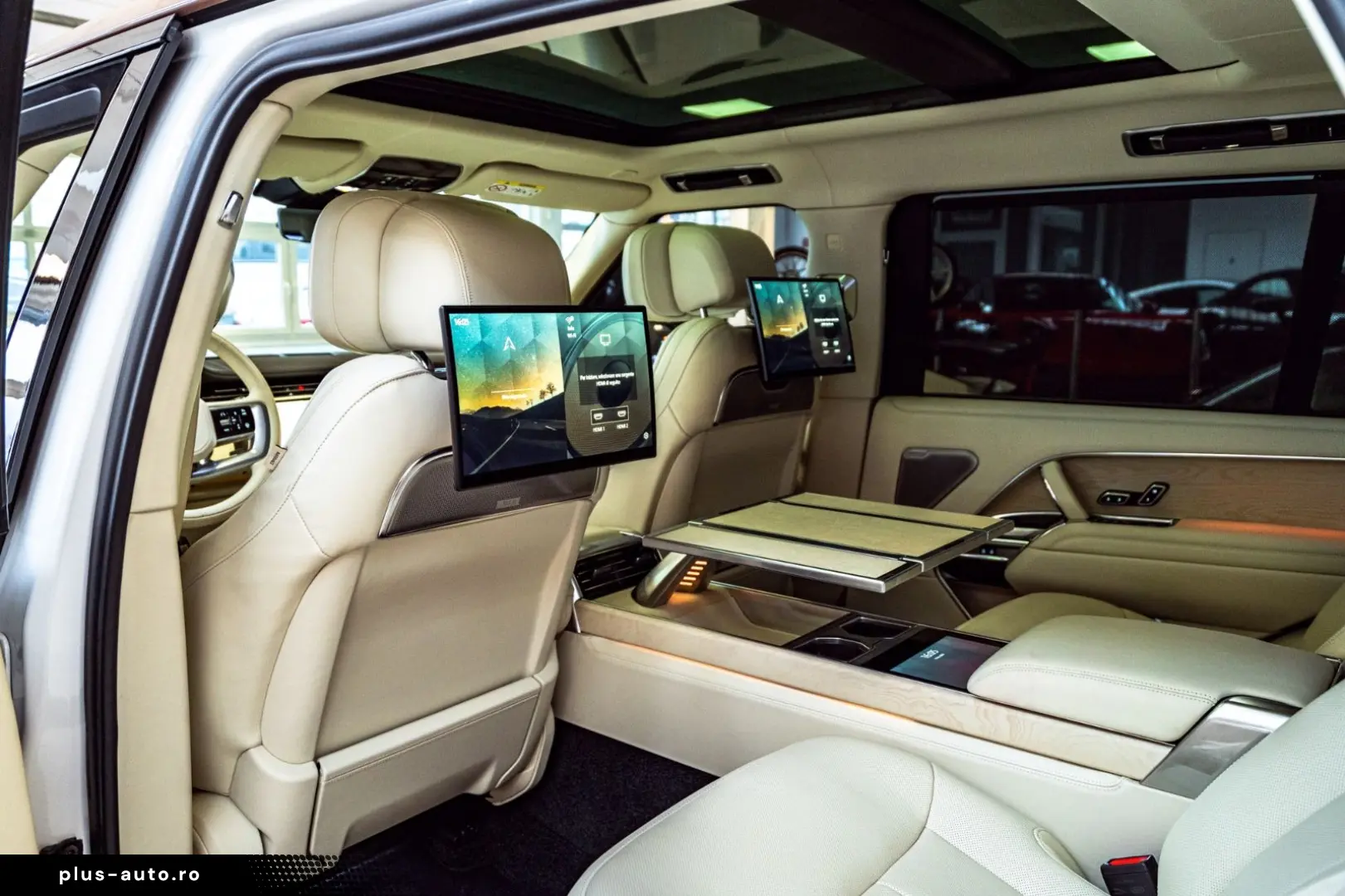 LAND ROVER Range Rover P615 LWB SV Signature Suite TV White