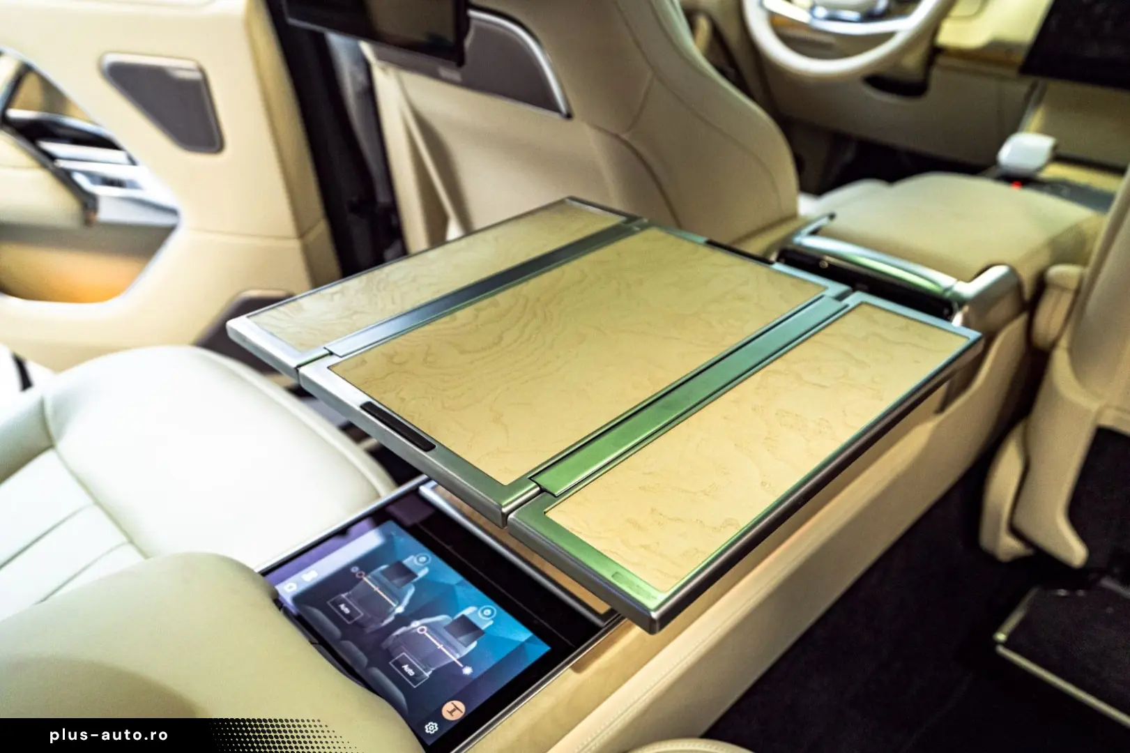 LAND ROVER Range Rover P615 LWB SV Signature Suite TV White