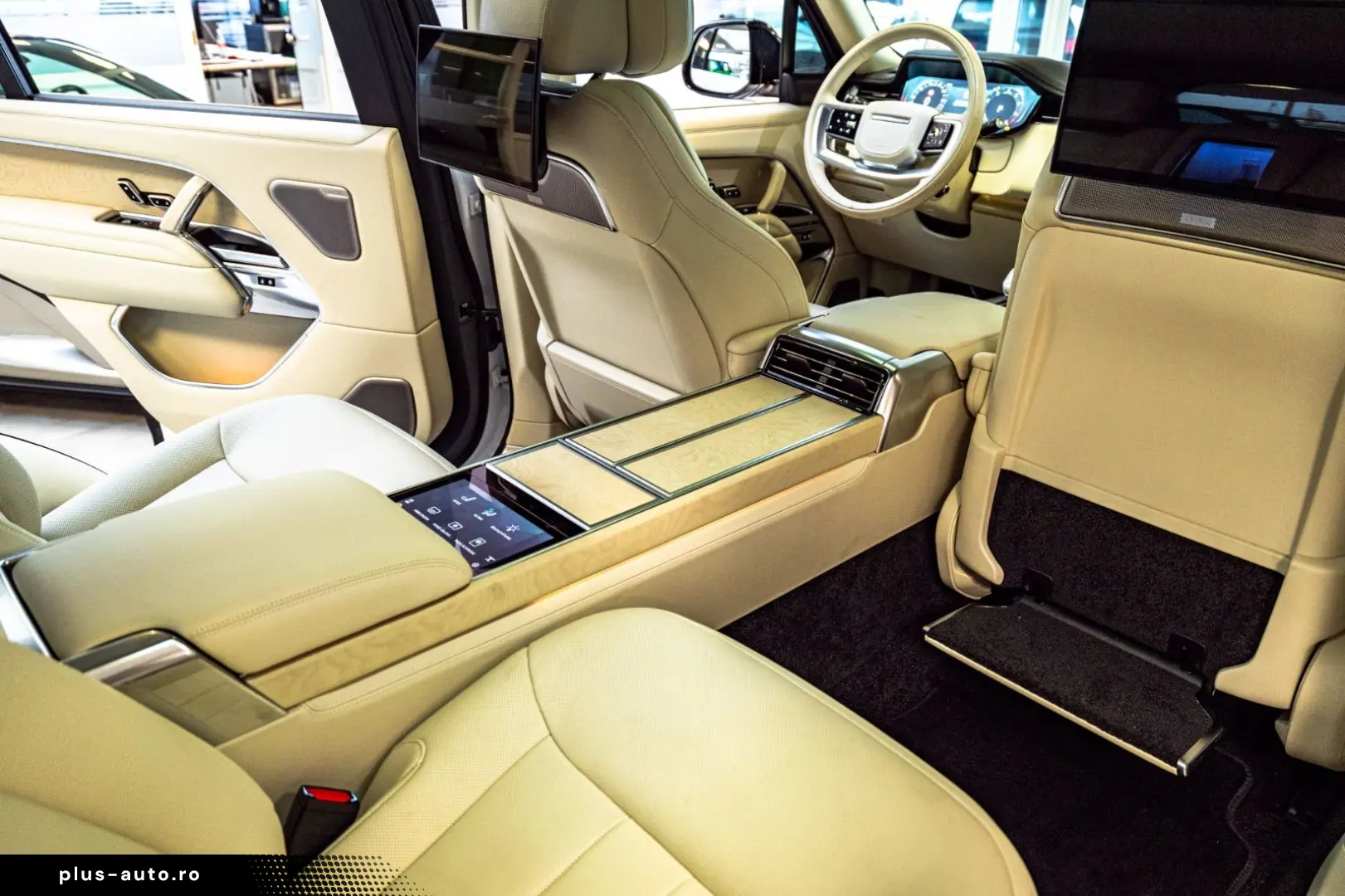 LAND ROVER Range Rover P615 LWB SV Signature Suite TV White