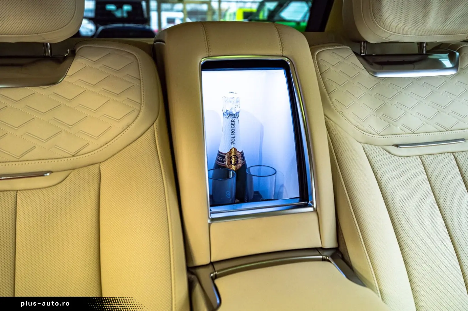 LAND ROVER Range Rover P615 LWB SV Signature Suite TV White