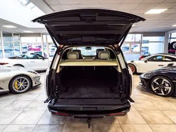 LAND ROVER Range Rover P615 LWB SV Signature Suite TV White