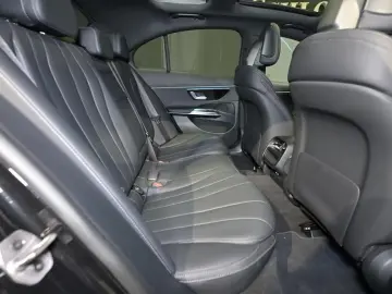 MERCEDES-BENZ E 220 d 4M AVANTGARDE DIGITAL LIGHT 36&hellip;