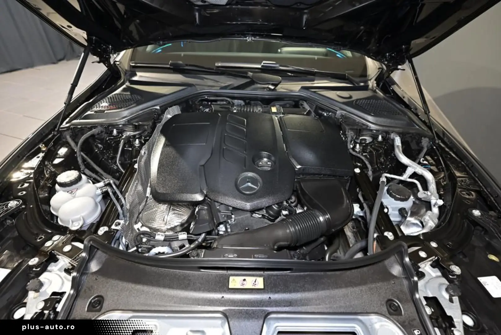 MERCEDES-BENZ E 220 d 4M AVANTGARDE DIGITAL LIGHT 36&hellip;