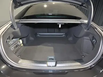 MERCEDES-BENZ E 220 d 4M AVANTGARDE DIGITAL LIGHT 36&hellip;