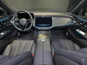 MERCEDES-BENZ E 220 d 4M AVANTGARDE DIGITAL LIGHT 36&hellip;