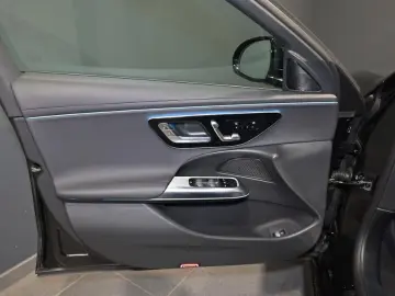 MERCEDES-BENZ E 220 d 4M AVANTGARDE DIGITAL LIGHT 36&hellip;