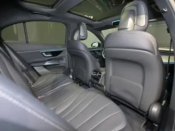 MERCEDES-BENZ E 220 d 4M AVANTGARDE DIGITAL LIGHT 36&hellip;