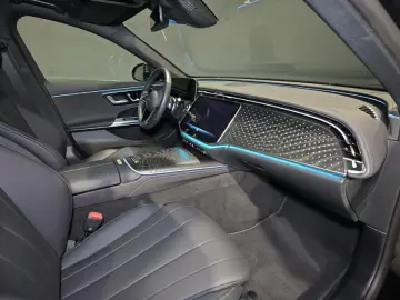 MERCEDES-BENZ E 220 d 4M AVANTGARDE DIGITAL LIGHT 36&hellip;
