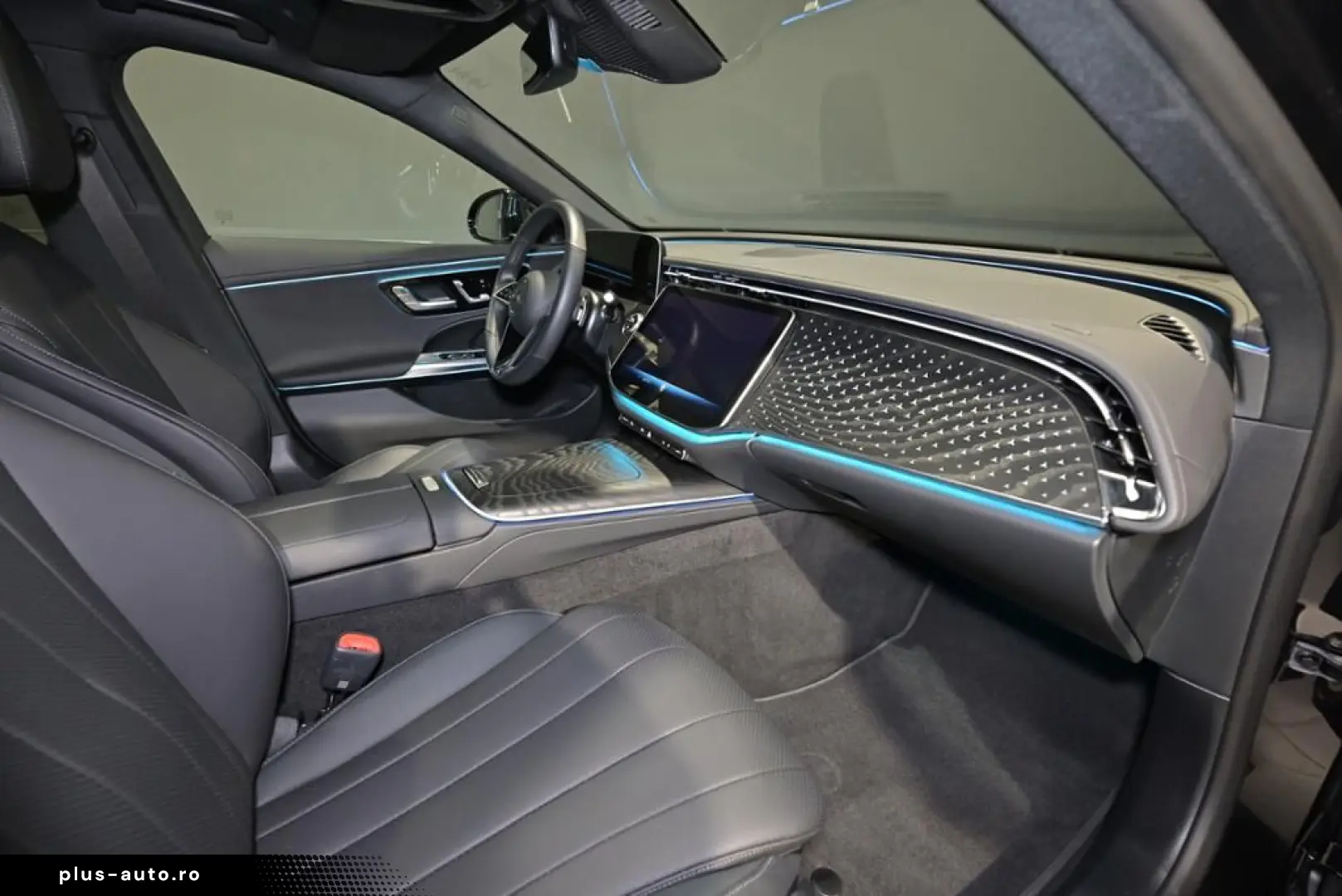 MERCEDES-BENZ E 220 d 4M AVANTGARDE DIGITAL LIGHT 36&hellip;