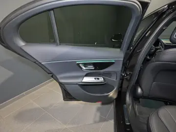 MERCEDES-BENZ E 220 d 4M AVANTGARDE DIGITAL LIGHT 36&hellip;